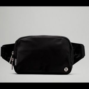Lululemon Everywhere Belt Bag (Large)